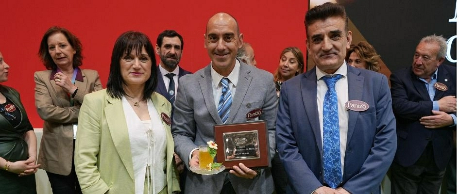 2000€ PARA EL CÓCTEL “AL ANDALUS”, DE VICTOR MANUEL SÚAREZ MORA, MEJOR CÓCTEL “ESPAÑOL” DEL AÑO 2025