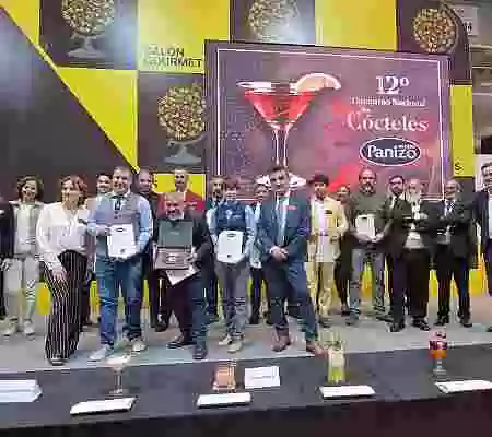 EL CÓCTEL “ARROZ COLADA”, DEL BARMAN FILIPINO MICHAEL CRESENCIO, MEJOR CÓCTEL DE ORUJO DEL 2023