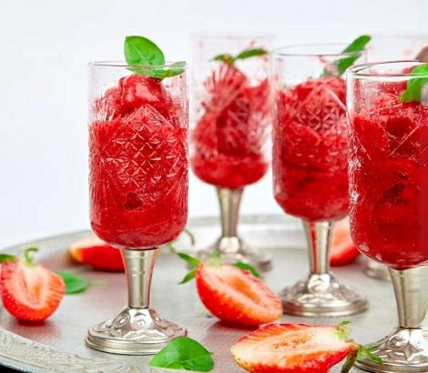 Sorbete de frutos rojos y Licor de Hierbas Panizo