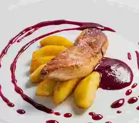 Foie con manzanas caramelizadas al Licor de Hierbas Panizo